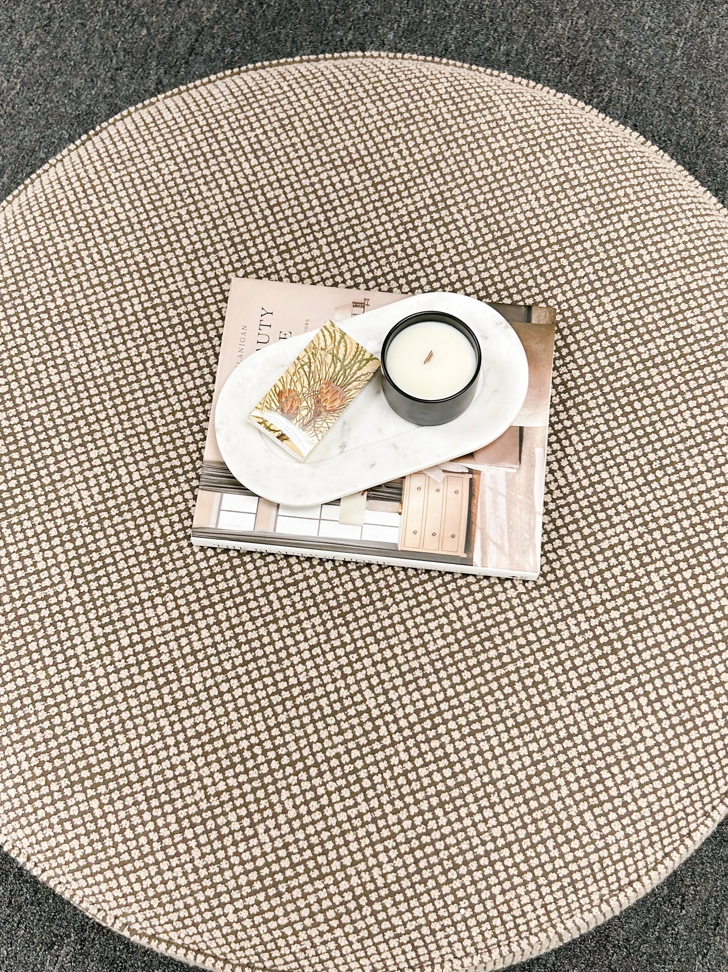 EMME LARGE ROUND OTT-BARROW TAUPE