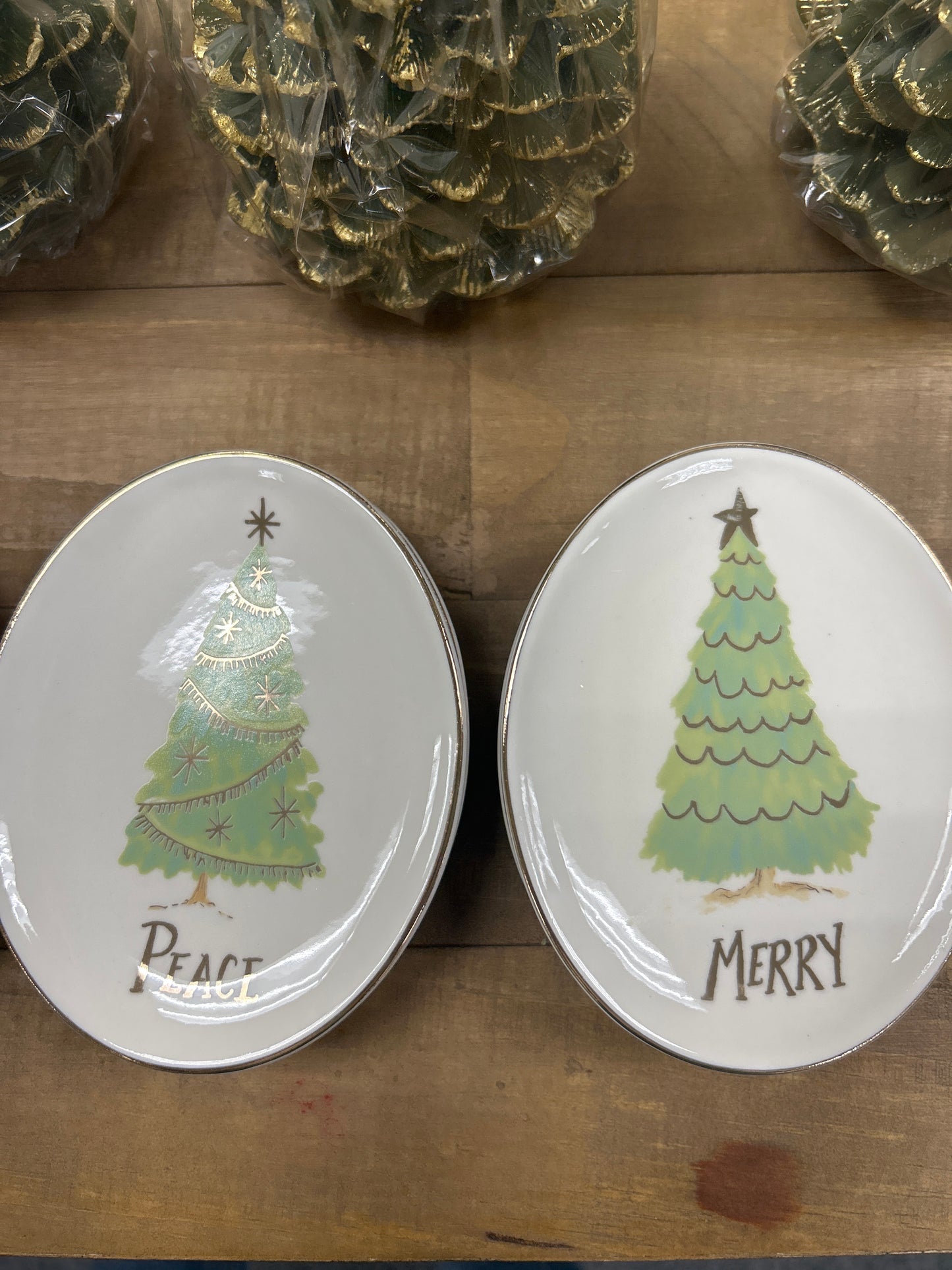 Oval Stoneware Dish with Christmas Tree, Word, 4 Styles ©