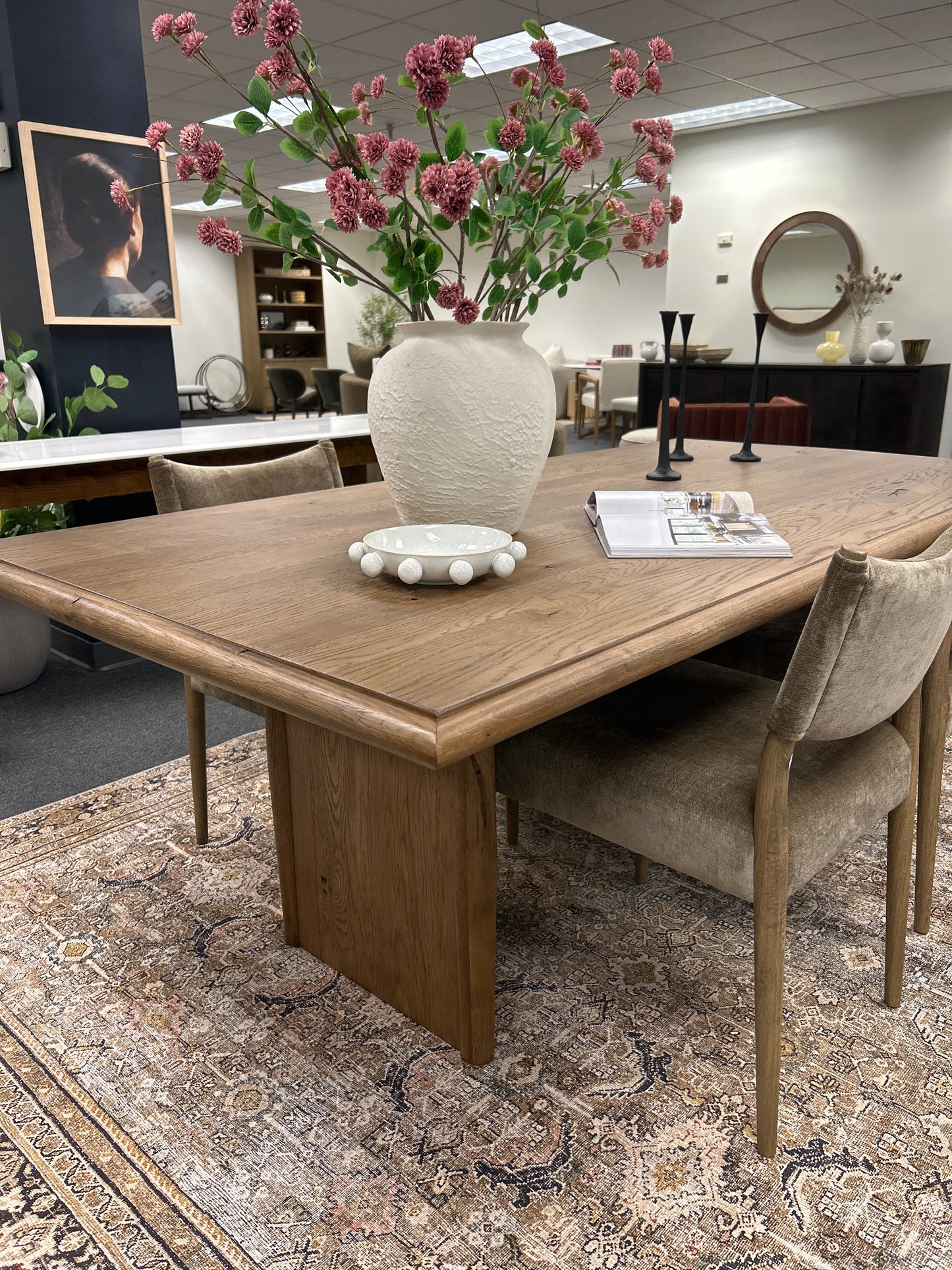 GLENVIEW DINING TABLE