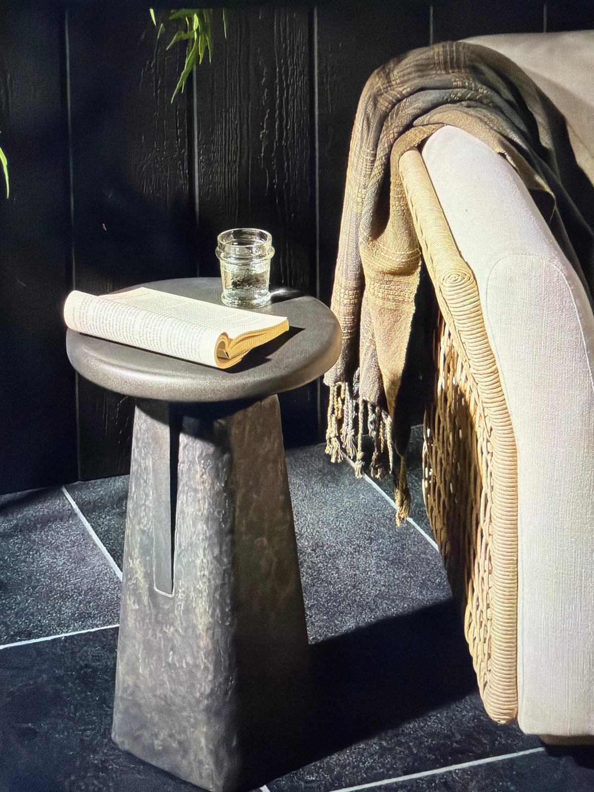 Daro outdoor end table