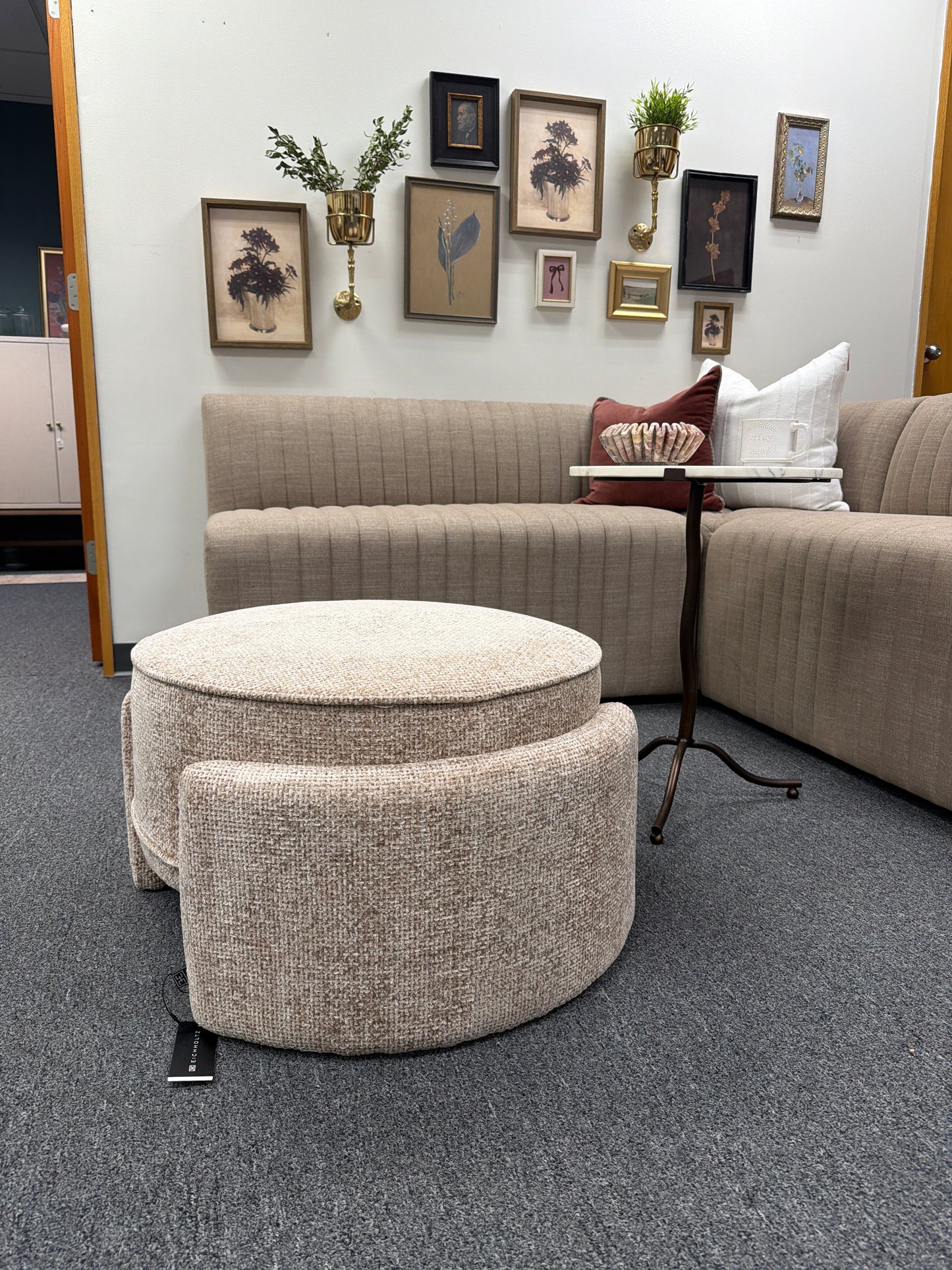 Cora ottoman