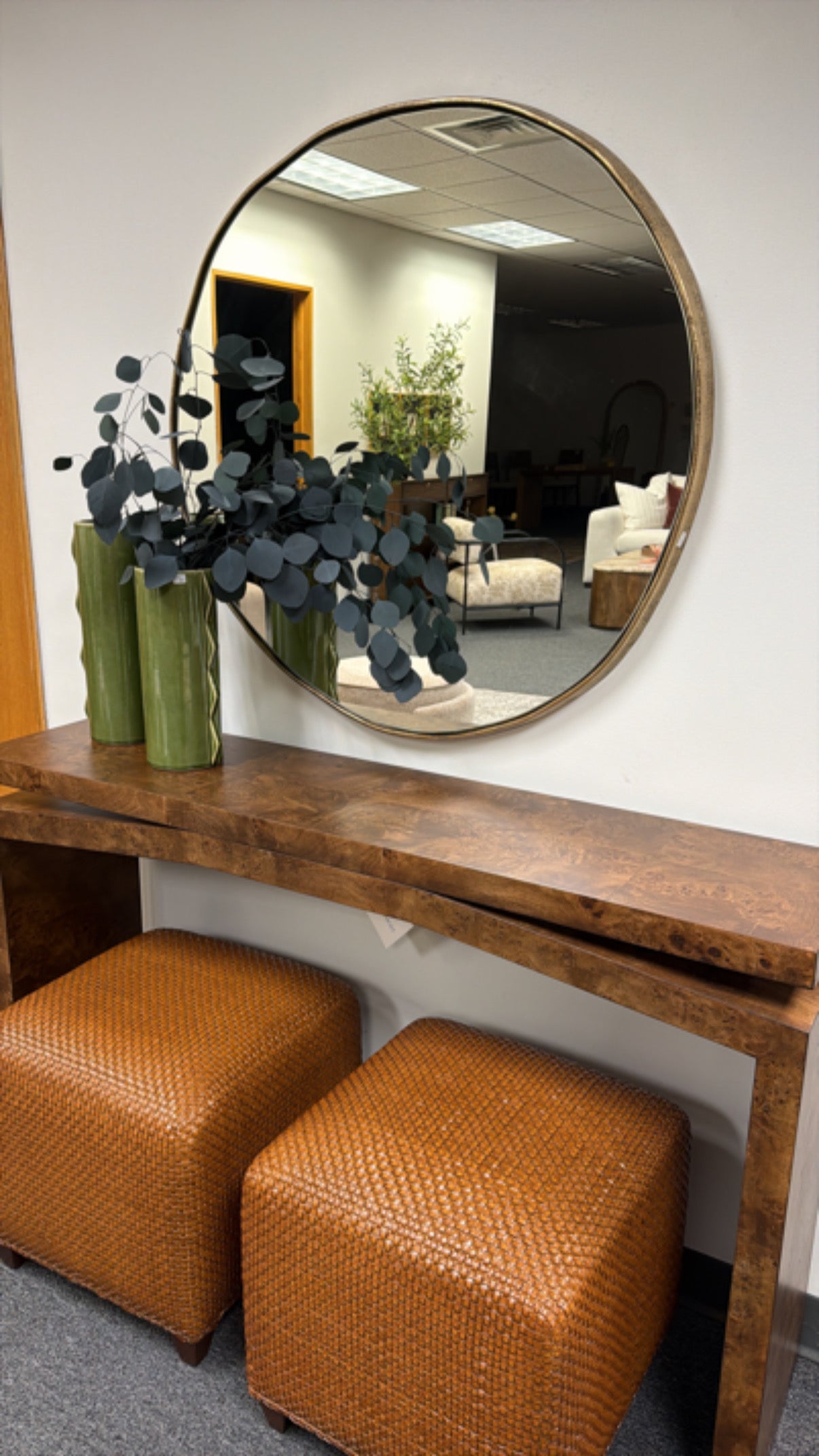 Nako burlwood table